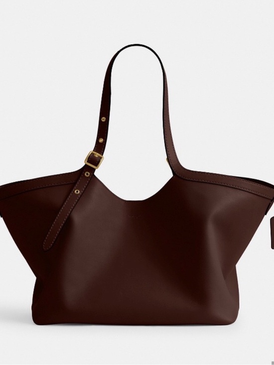 Handbags - NWT - Coach Gramercy Leather in Maple